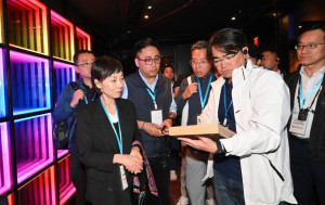 警方食環署酒牌局等跨部門聯合夜巡 了解酒牌處所執法情況