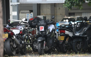 新娘潭路奪命車禍｜女鐵騎自炒亡 掛P牌電單車扣留待驗