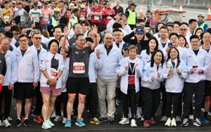 港珠澳大橋香港段舉行半馬賽 羅淑佩：邀海外跑手參加有助振興經濟