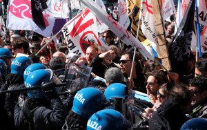 全球首例 | 威尼斯開徵入城費  觸發數百居民示威抗議