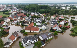 德國西南部暴雨成災 一名消防員死亡 當地進入緊急狀態