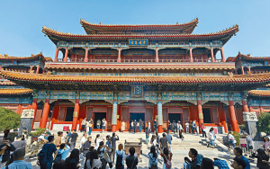 失業青年湧寺廟 跪求佛祖賜工