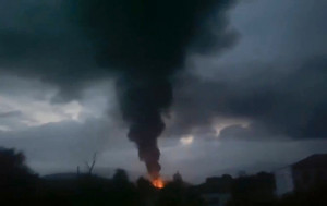 纳卡地区燃料库大爆炸   逾200人伤急需医疗援助