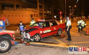 紅磡兩車迎頭相撞「的哥」頭傷送院 七人車司機吹爆錶被捕