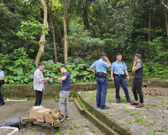 警员到场调查。梁国峰摄