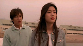 2001年，車太鉉和全智賢合作《我的野蠻女友》。