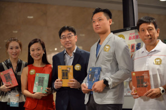 高永文（中）出席「好声儿童中国历史系列」发声书读书分享会后，被问到会否考虑参加九西补选。黄贤创摄