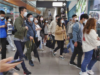 香港的商务旅客入境台湾后，检疫期减至7日。AP资料图片