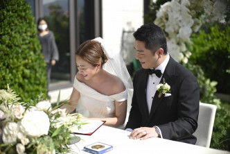 岑杏賢於本周一低調與圈外男友Kelvin簽字註冊結婚。