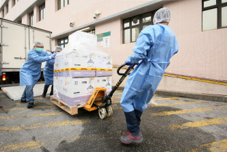 约10万剂BioNtech疫苗抵达澳门。澳门新闻局图片