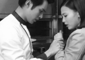 何广沛、朱晨丽在《超》剧发展「姊弟恋」。