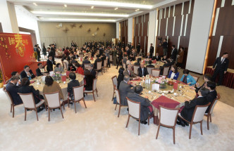 梁君彥在立法會綜合大樓宴會廳設新春午宴。