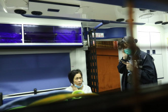 葵涌中年婦等巴士遇劫。