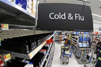 賓夕法尼亞州沃倫代爾附近的沃爾瑪感冒和流感藥物被搶購一空。AP