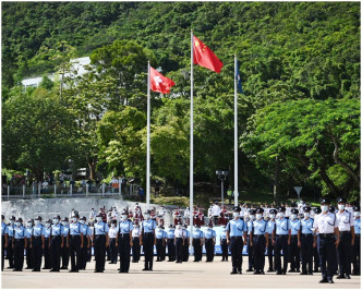 香港警察学院今早举行结业会操。