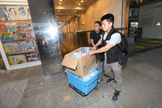 警方新蒲崗破收數集團拘9人