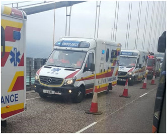 有目擊者指約10架救護車到場。FB香港突發事故報料區/Jess Wong