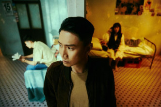 Jason在新碟中歌曲《悔過書》MV，加入很多電影元素。