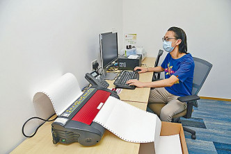 中大每間圖書館均設有點字打印機及SEN學生專用的電腦。