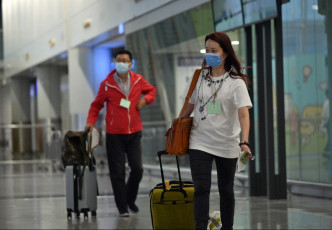 外交部发言人汪文斌指香港居民出入境受保障。