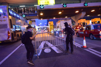 示威者堵塞红隧