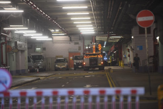 出事列车驶回九龙湾车厂检查。