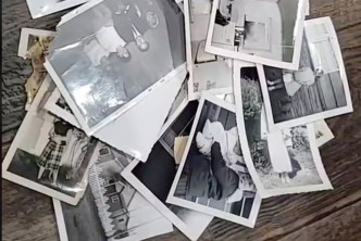 夾層內藏有一些手寫信和年代久遠的黑白相片。網圖