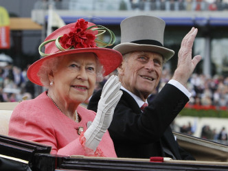 英女皇與菲臘親王結婚73年。AP圖片