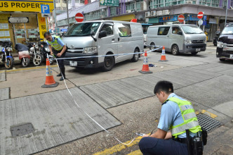 警方在场调查交通意外。