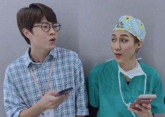 林正峰喺TVB台慶劇《星空下的仁醫》做實習醫生，跟鍾嘉欣打成一片。