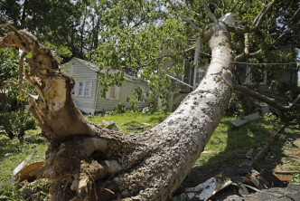 美國中部地區連日受到暴風雨和龍捲風吹襲，造成嚴重破壞。AP