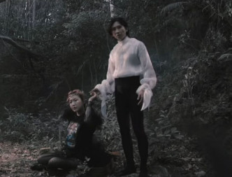 早在《怪物(心兽Verion)》MV时，Mischa刻意安排Manson在最后几秒惊喜现身。
