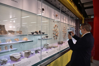 林鄭月娥指，屯馬線工程其中一項挑戰為文物保育。