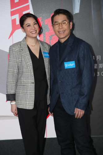 廖碧兒和林曉峰合作主持ViuTV節目《是滴是友》，邀請圈中好友上來把酒談心。