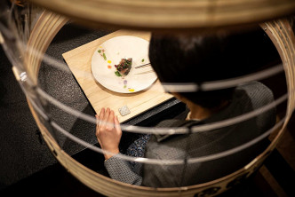 日本餐廳推出的防疫燈籠罩。