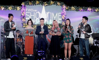 苏耀宗（左一）于2016年任ViuTV歌唱比赛《ShowTime我主场》主持，拥丰满身材的张紫语（左二）是参赛者之一。