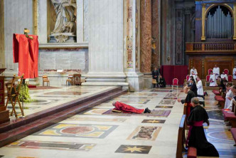 教宗圣主持耶稣受难节弥撒。AP