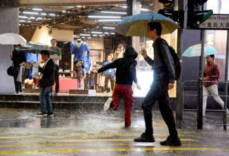 本港有狂风雷暴。资料图片