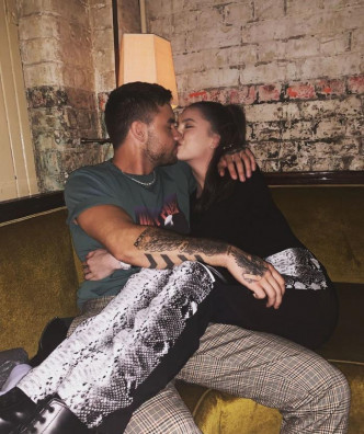 Liam在2019年宣布热恋中，当时更有传跟Maya已订婚。