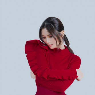 黃妍稱由寫歌、錄音到推出新歌，只花兩星期時間。