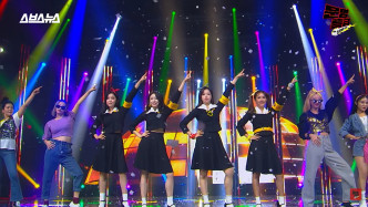 T-ara去年作客节目《文明特急》表演。