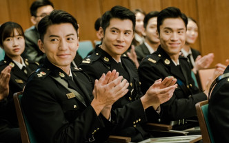 在《把关者们》中，陈家乐穿上制服演海关人员，有一定压力。