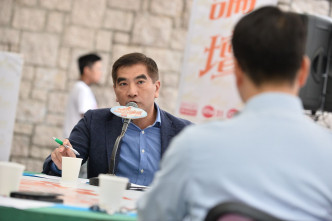 锺国斌指自由党会派张宇人参与沟通小组。