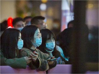 为防疫情爆发，上海收紧防疫措施。AP资料图片