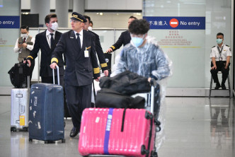 欧美学生及游客纷纷涌回香港