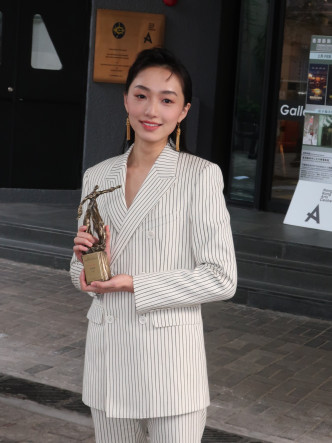 早前蔡思韵凭《幻爱》夺得「香港电影评论学会大奖—最佳女演员」。