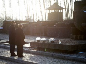 德國總理默克爾首訪奧斯威辛集中營遺址 。
AP圖