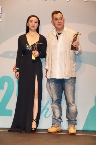 曾美慧孜、黄秋生在香港电影评论学会大奖颁奖典礼中获奖。