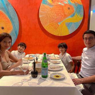 原本一家四口到意大利餐廳晚膳簡單度過。