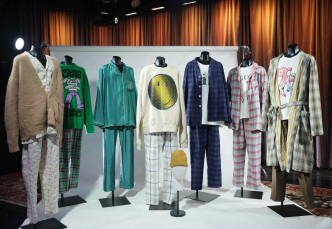 BTS捐出《 Life Goes On》MV内的服装拍卖，善款捐给格林美博物馆基金会。